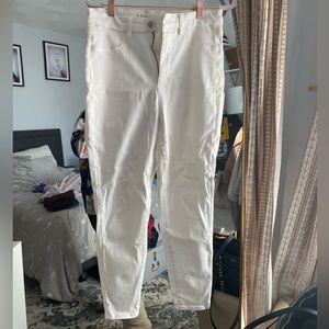 AMERICAN EAGLE NEXT LEVEL WHITE SKINNY JEANS SIZE 10 SHORT